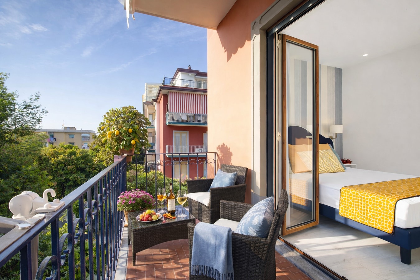 Casa Noemi - apartments in Sorrento 13 Villas in Italy