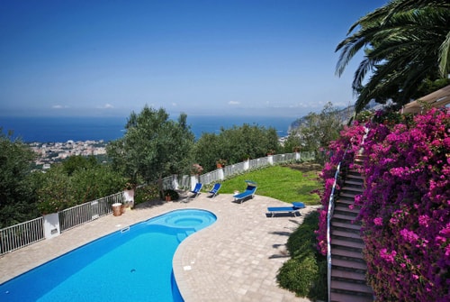 Casa Le Onde, with private terrace, shared pool 1 Villas in Italy