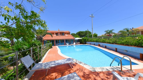Villa Terra Di Luce, Mediterranean Charm near Syracuse 1 Villas in Italy