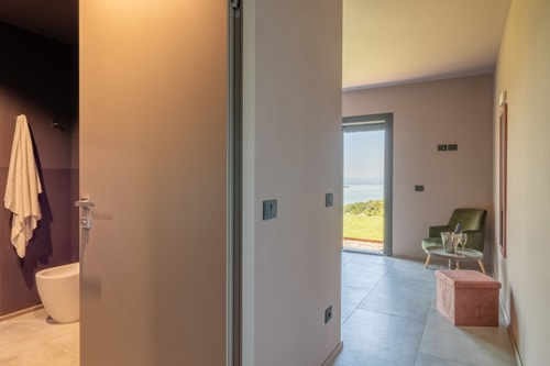 Villa Il Lago, Retreat with Heated Infinity Pool 29 Villas in Italy