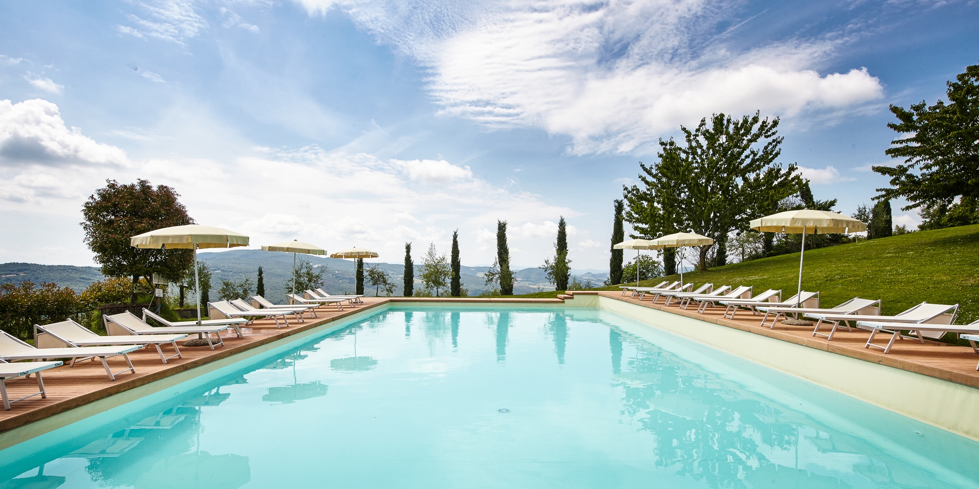 Castagneto Estate - Large Tuscan Borgo 2 Villas in Italy