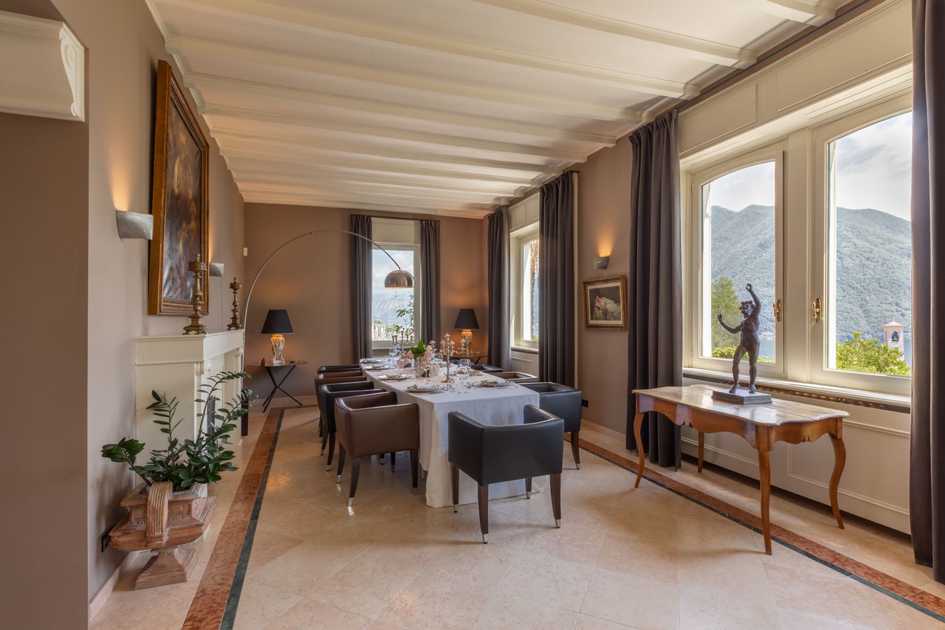 Villa Classica, Historic villa with lake views 26 Villas in Italy