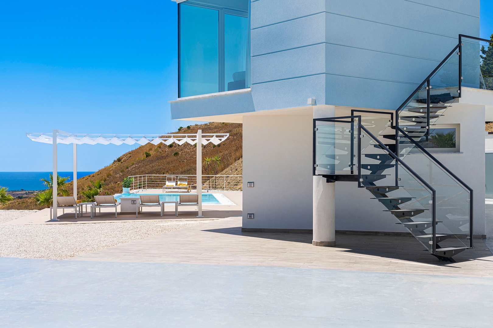 Villa Bianca - Beautiful villa with sea views 4 Villas in Italy