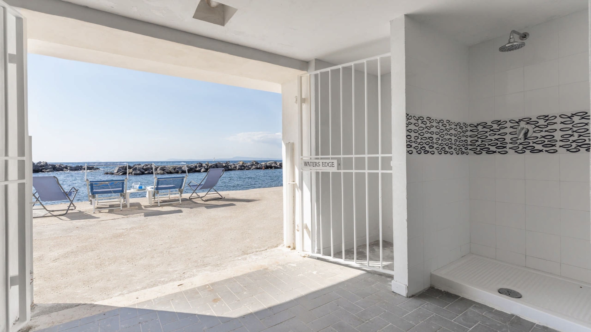 Casa Di Marcia, seafront with dipping pool 5 Villas in Italy