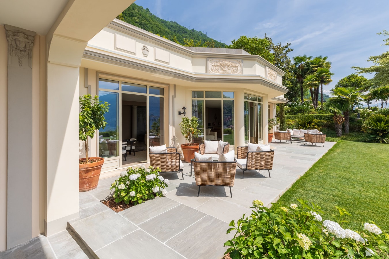 Villa Classica, Historic villa with lake views 10 Villas in Italy