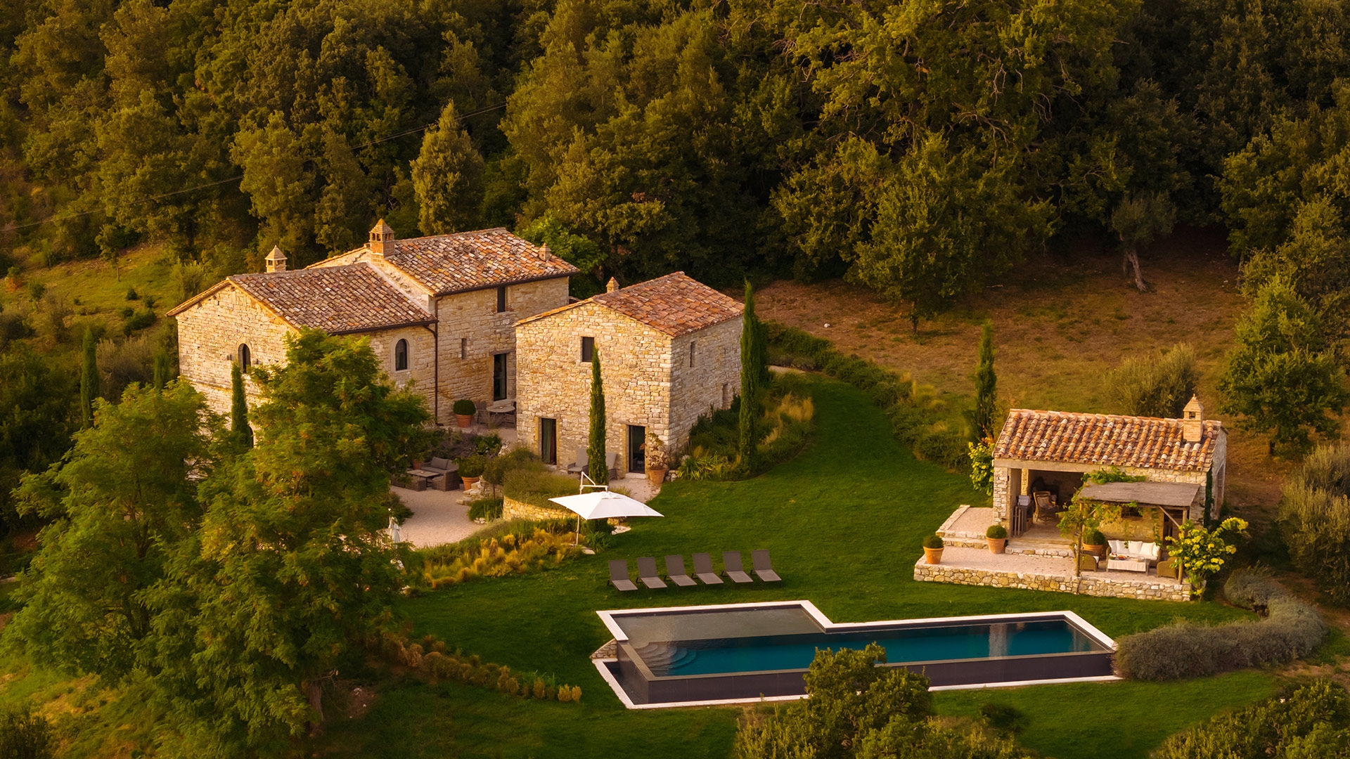 Villa Serena - Private villa with pool in Umbria 23 Villas in Italy