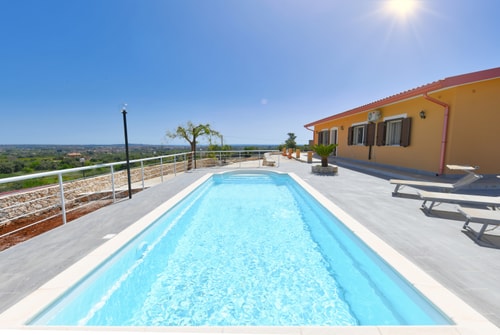 Villa Luce, close to town 33 Villas in Italy