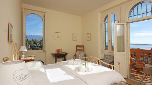 Villa Cadenza - Private villa with lake views 16 Villas in Italy
