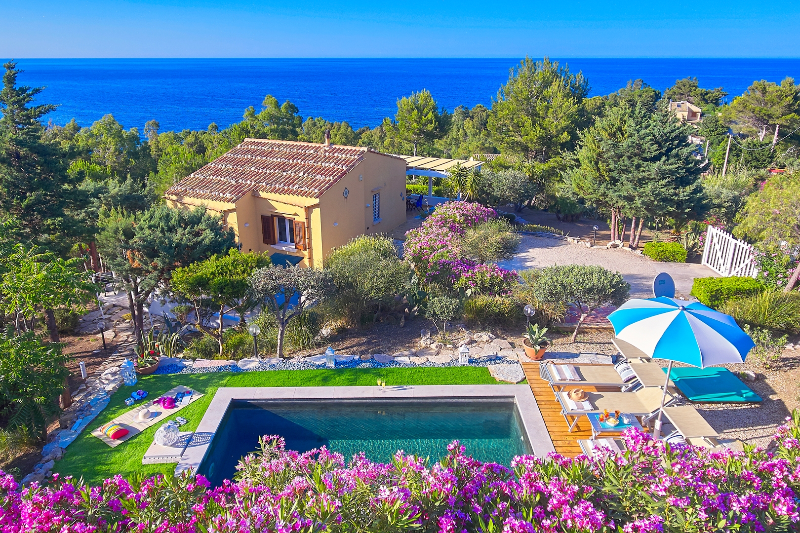 Villa Desideria, Cala Mazzo di Sciacca, Scopello area 1 Villas in Italy