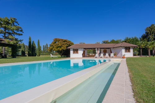 Villa Elegante 45 Villas in Italy