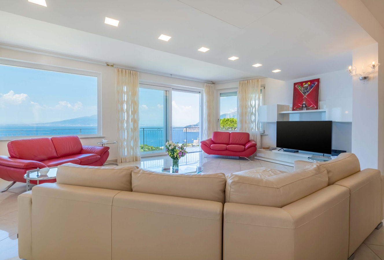 Villa Carlotta, with private pool and sea views 6 Villas in Italy