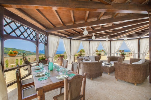 Villa Bionda, with sea views and private pool 3 Villas in Italy