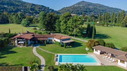 Villa Elegante 0 Villas in Italy