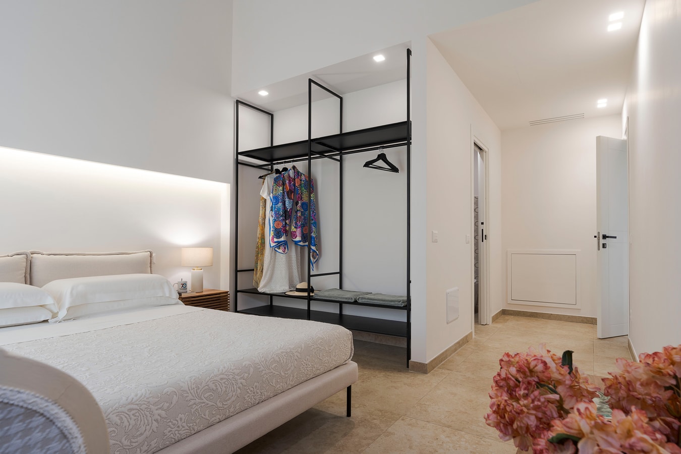 Villa Nivura, Minimalist Elegance Amid the Olive Groves 23 Villas in Italy