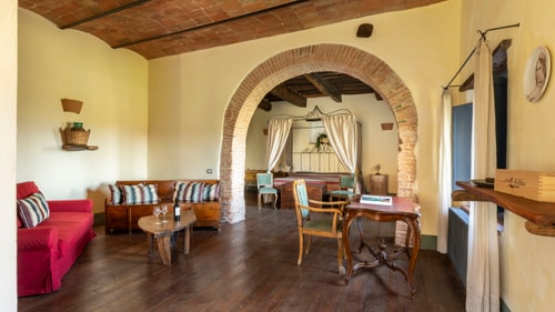 Podere Pulciano - Historic Tuscan farmhouse with pool 39 Italian Breaks