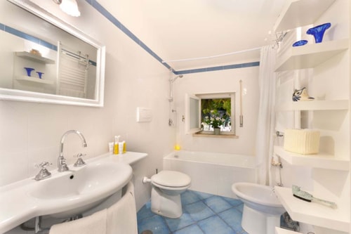 Casa Le Onde, with private terrace, shared pool 14 Villas in Italy