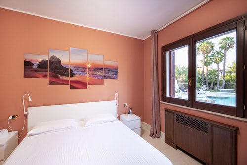 Villa Siracusa, in town centre 24 Villas in Italy
