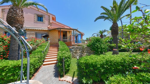 Villa Terra Di Luce, Mediterranean Charm near Syracuse 46 Villas in Italy