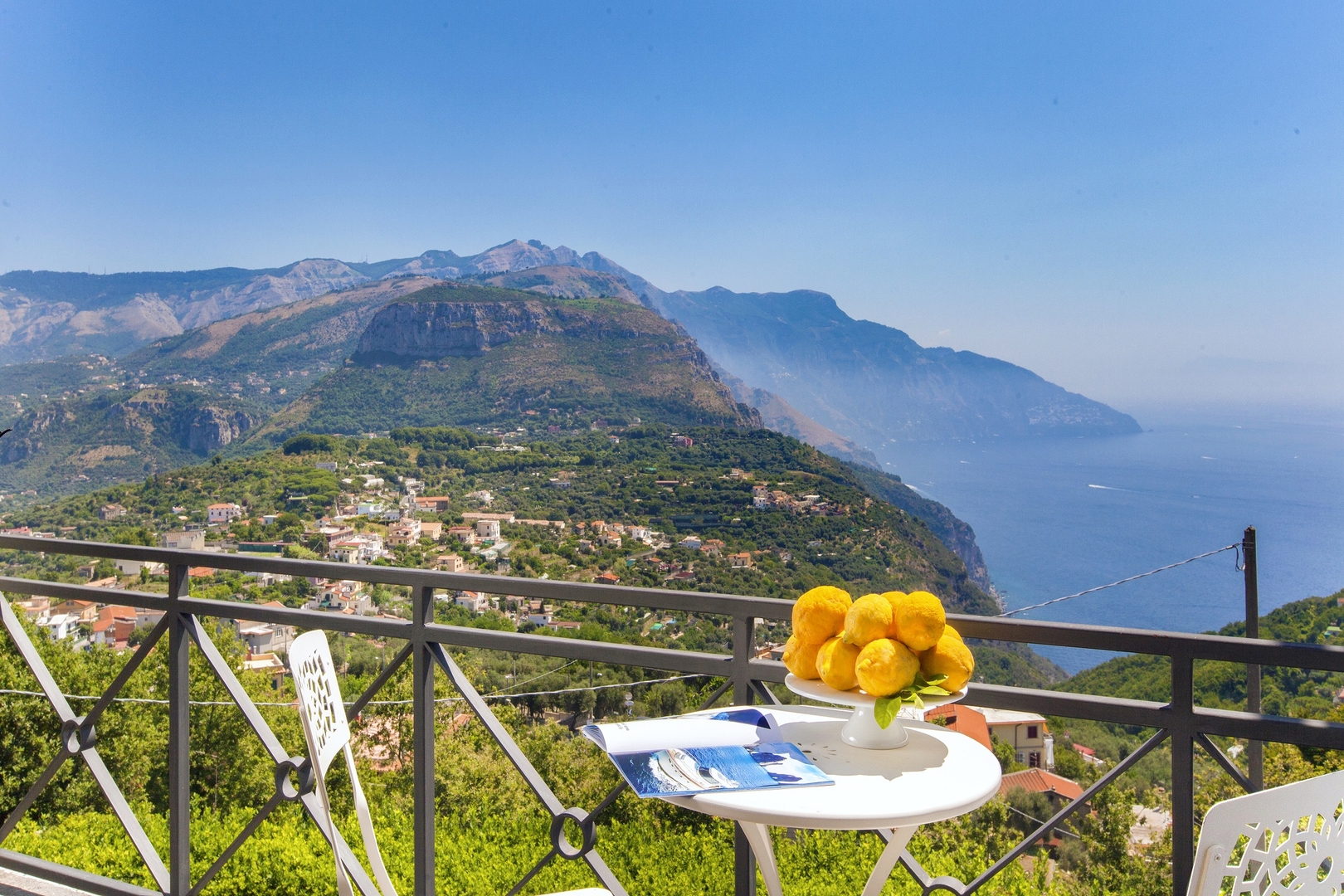 Villa Fontanella - Modern villa with pool and Jacuzzi 1 Villas in Italy
