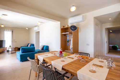 Villa Smeralda, Seafront Villa With Pool 6 Villas in Italy