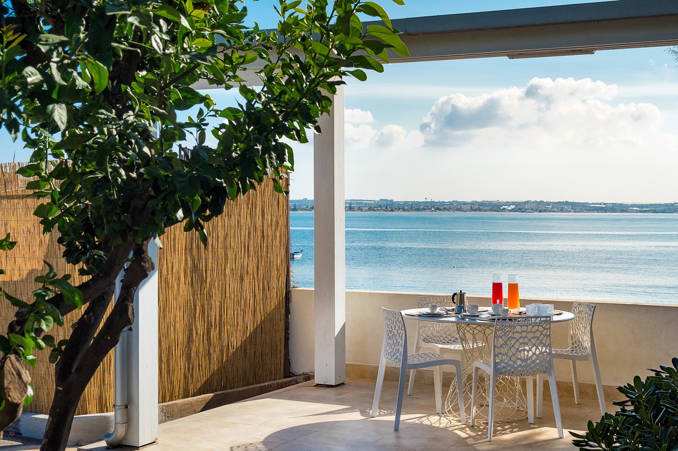 Casa Ulisse, sea front property 34 Villas in Italy