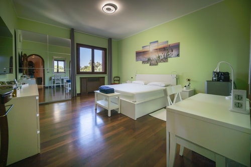 Villa Siracusa, in town centre 20 Villas in Italy