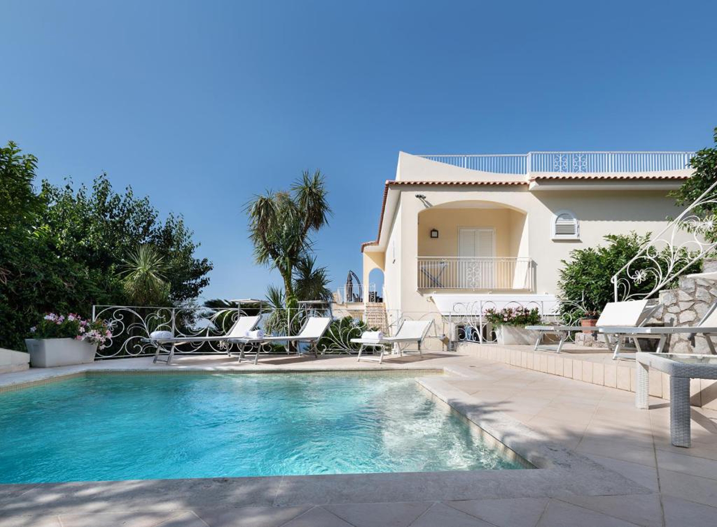 Villa Carlotta with private pool and sea views in Sorrento area 6 Villas in Italy