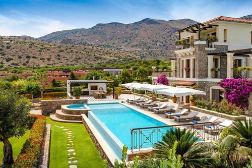 Luxury modern villa with swimming pool in Crete 0 My Villa Breaks