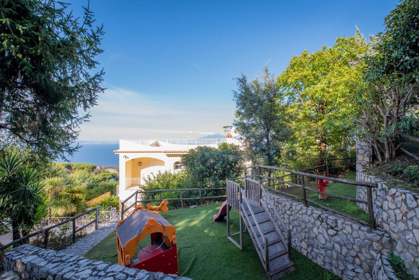 Villa Carlotta with private pool and sea views in Sorrento area 39 Villas in Italy