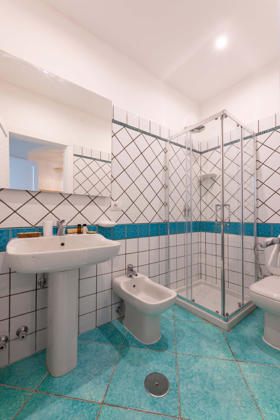 Casa Scogliera, Seafront House with Terrace 15 Villas in Italy