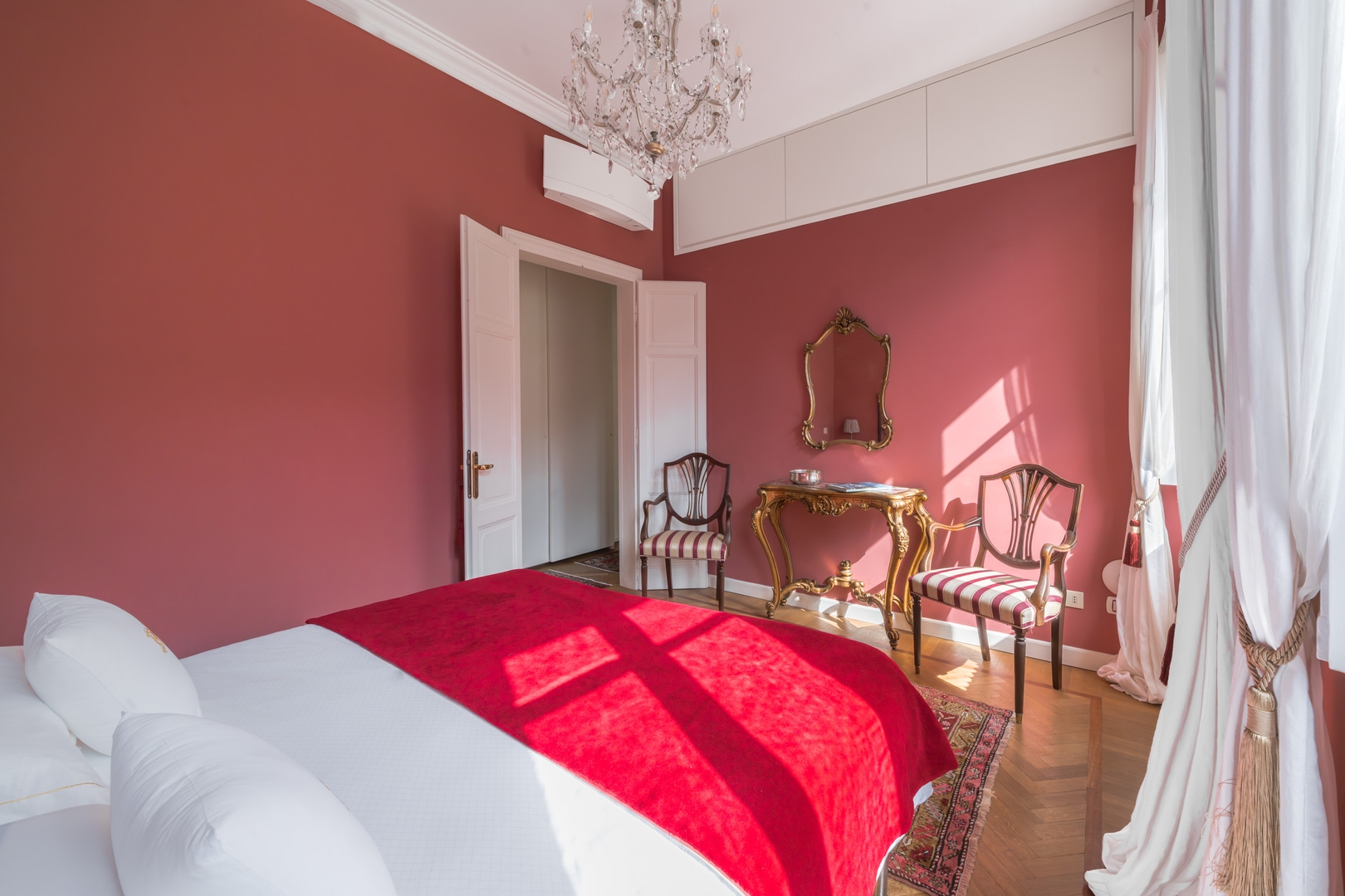 Villa Lauretta - Private lakeside villa with pool 23 Villas in Italy