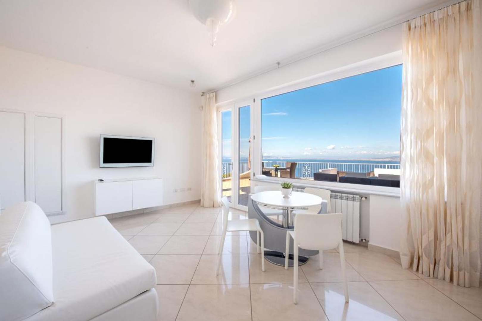 Villa Carlotta with private pool and sea views in Sorrento area 13 Villas in Italy