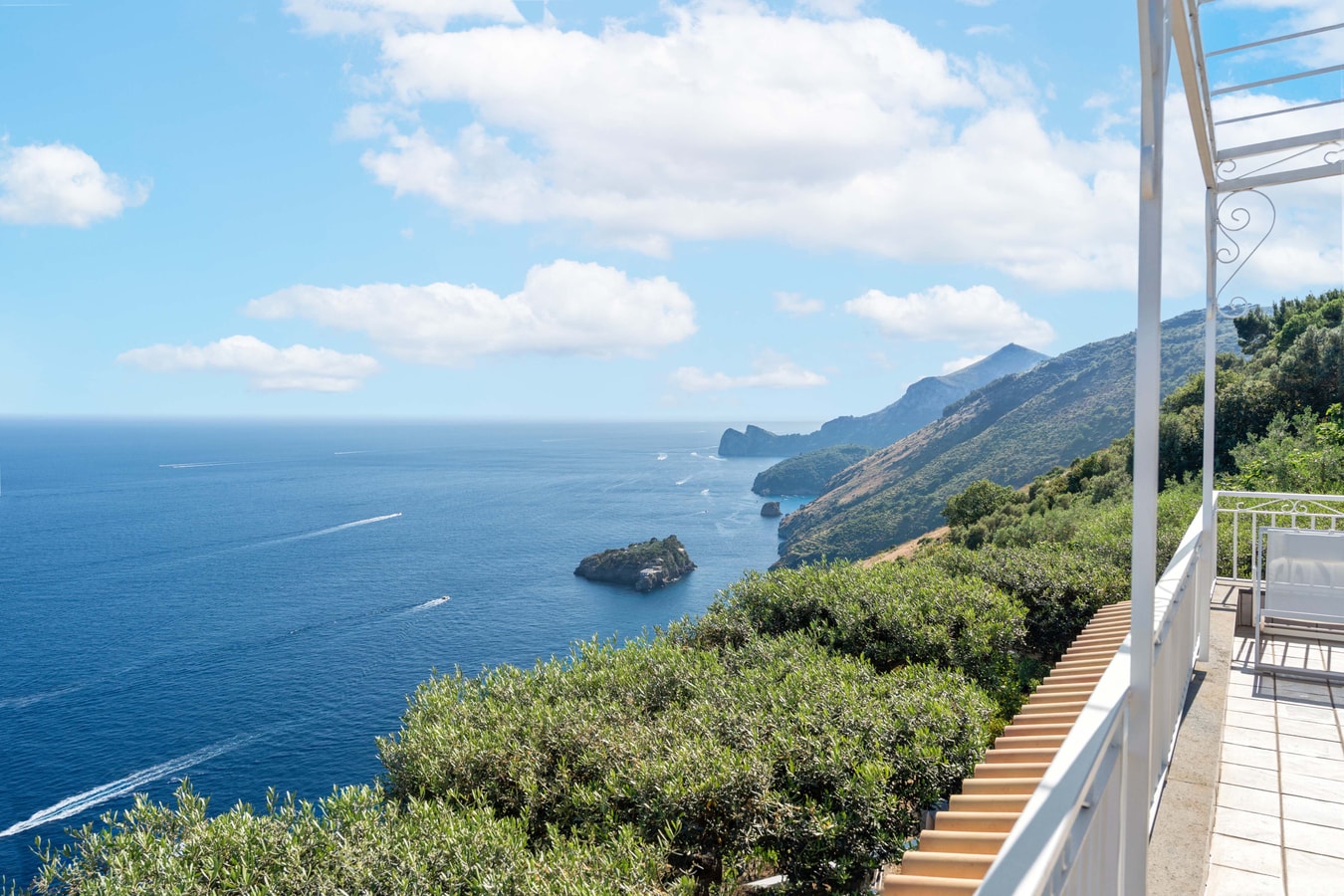 Villa Silenzio, Secluded Retreat with Sea Views Villas in Italy