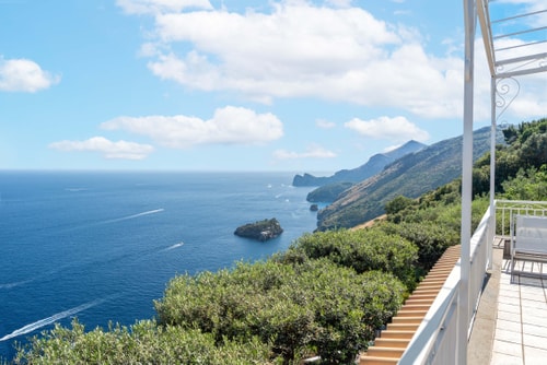Villa Silenzio, Secluded Retreat with Sea Views 0 Villas in Italy