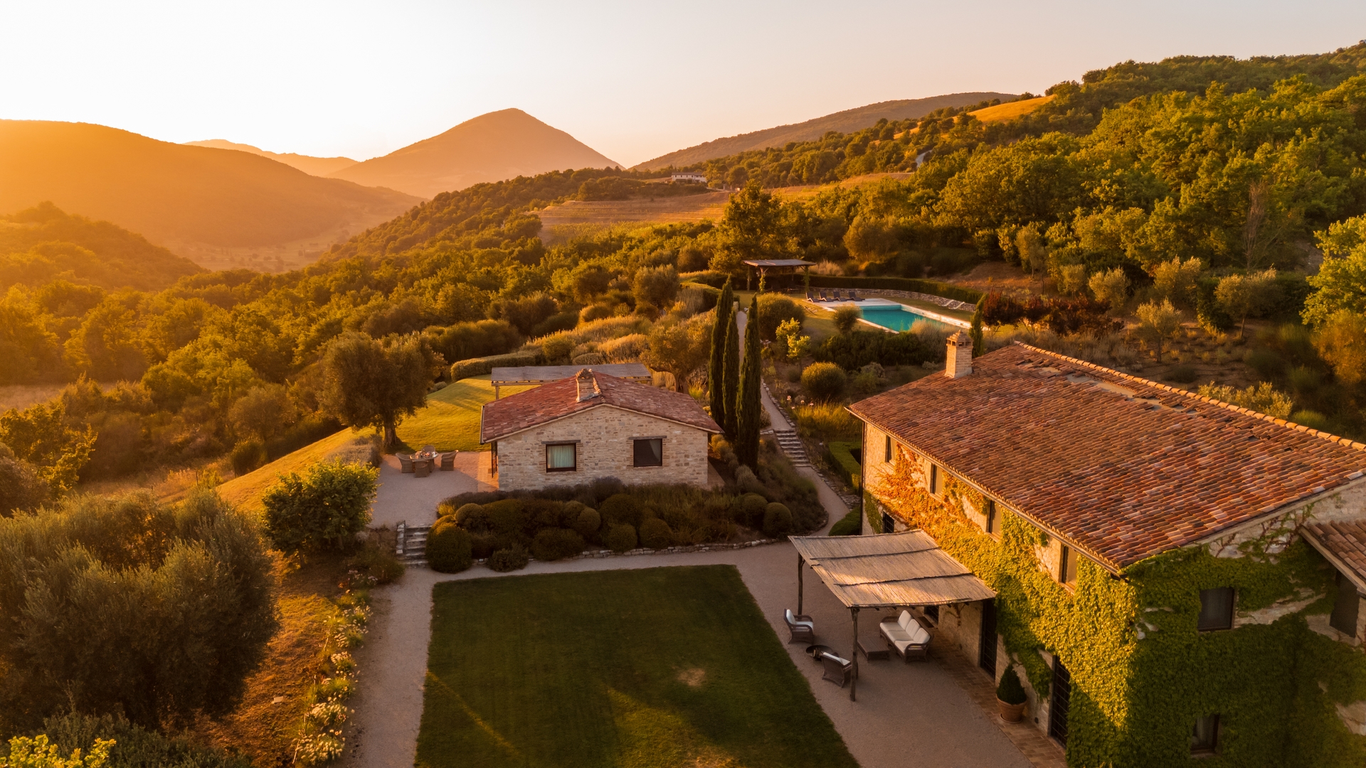 Villa Penelope - Private villa with heated pool 18 Villas in Italy