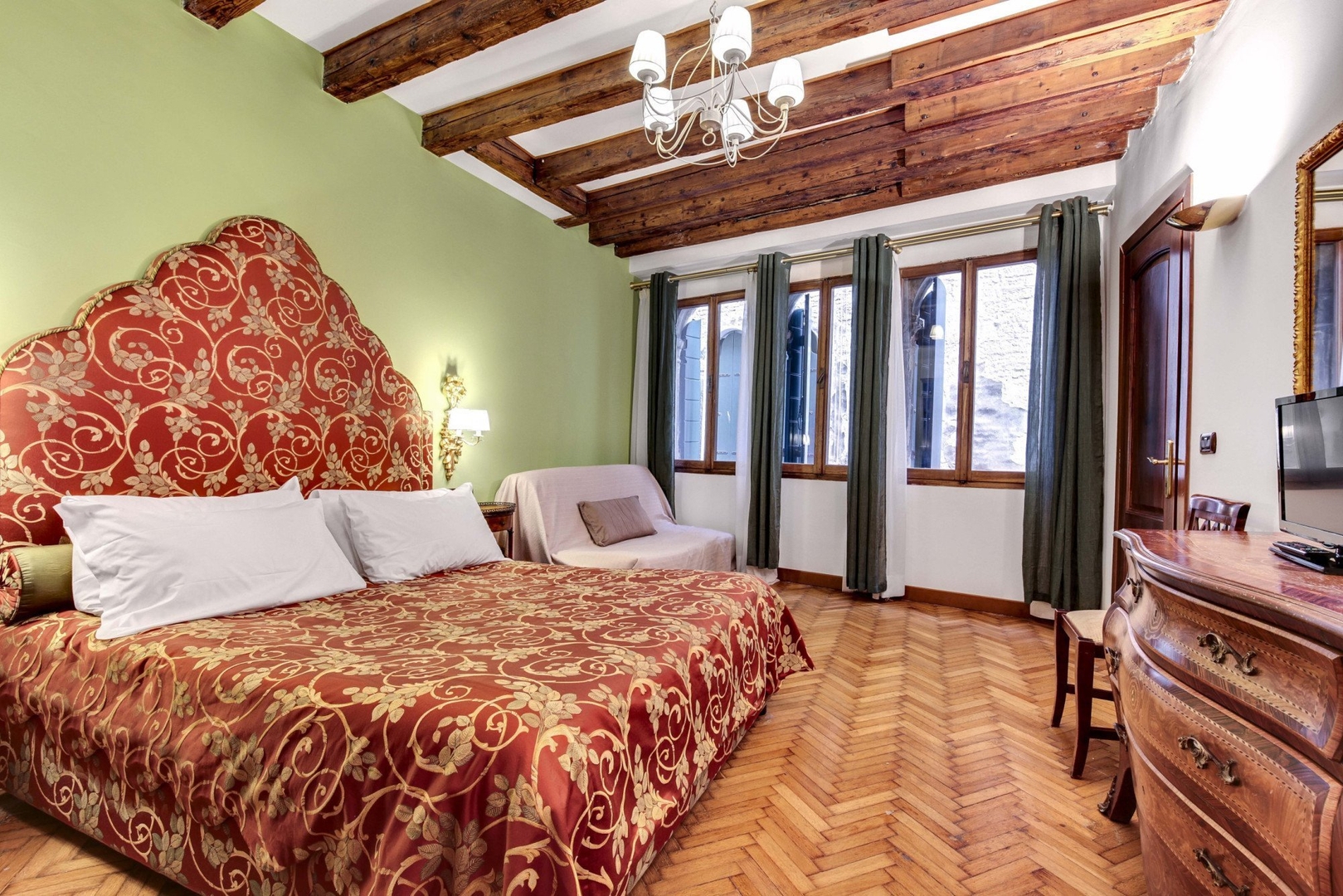 Sospiri Suite - San Marco 3 Villas in Italy