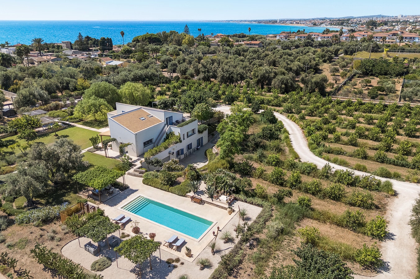 Villa Giordana with private swimming pool, Sicily 60 Villas in Italy