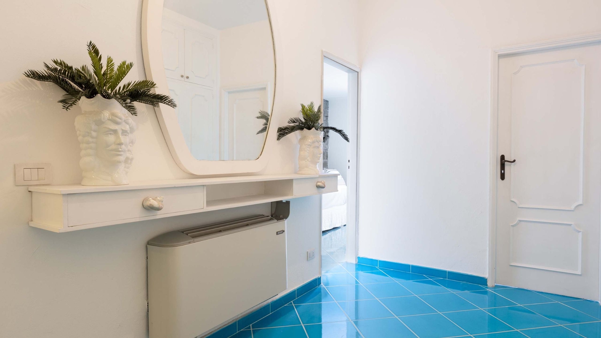 Casa Di Marcia, seafront with dipping pool 34 Villas in Italy