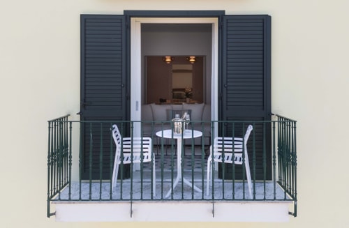 Casa Mareluna, Elegance in the Heart of Sorrento 1 Villas in Italy