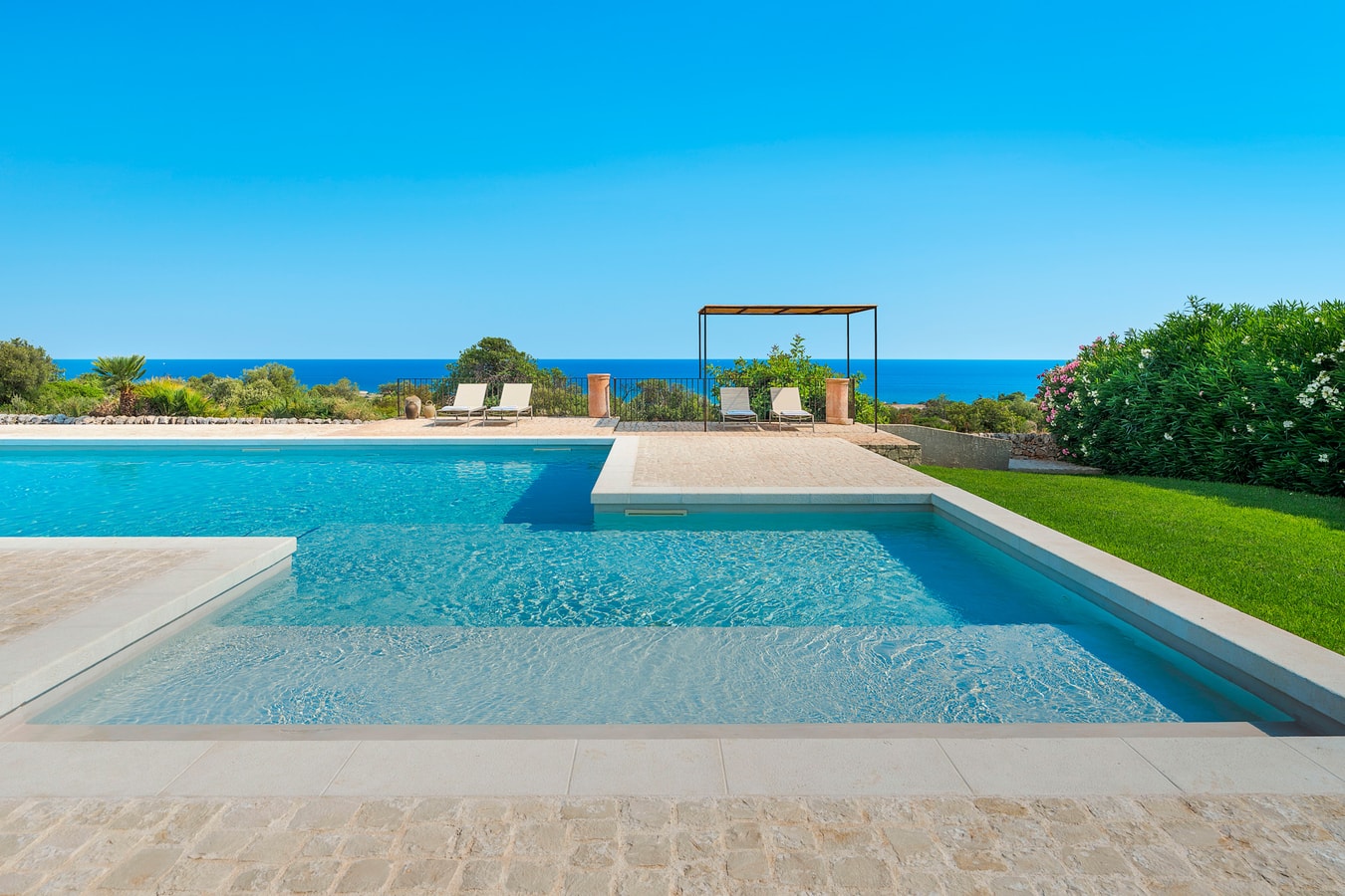 Casa Carol (Bianco) - Villa with shared pool 29 Villas in Italy