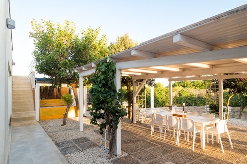 Casa Ulisse, sea front property 6 Villas in Italy