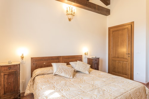 Villa Priscilla, with private pool 12 Villas in Italy