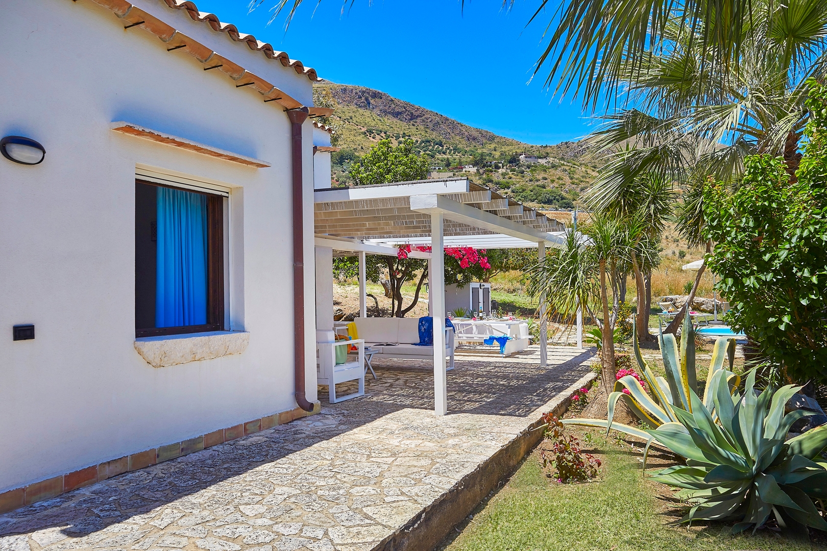 Villa Sicilia, near the sea 25 Villas in Italy