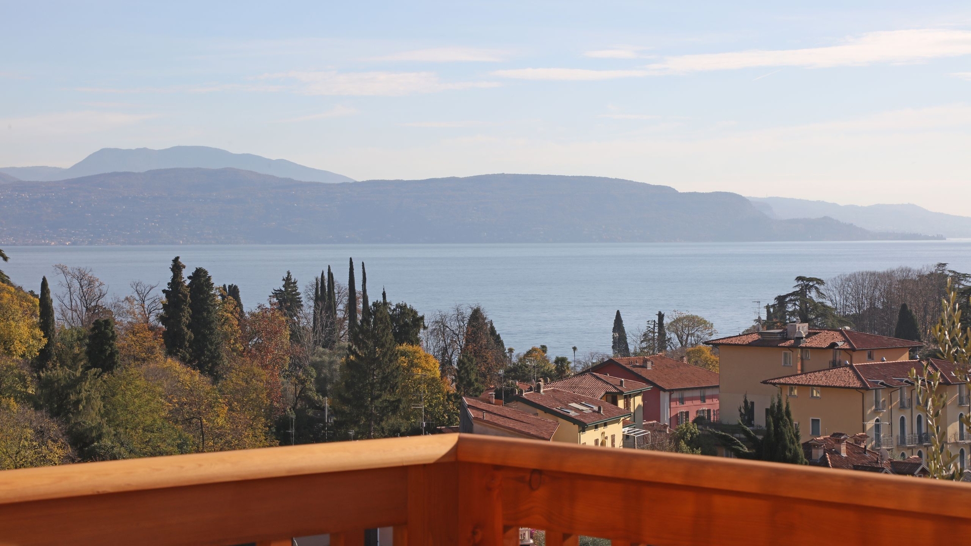 Villa Cadenza - Private villa with lake views 31 Villas in Italy