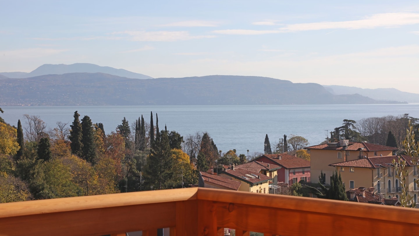 Villa Cadenza - Private villa with lake views 31 Villas in Italy