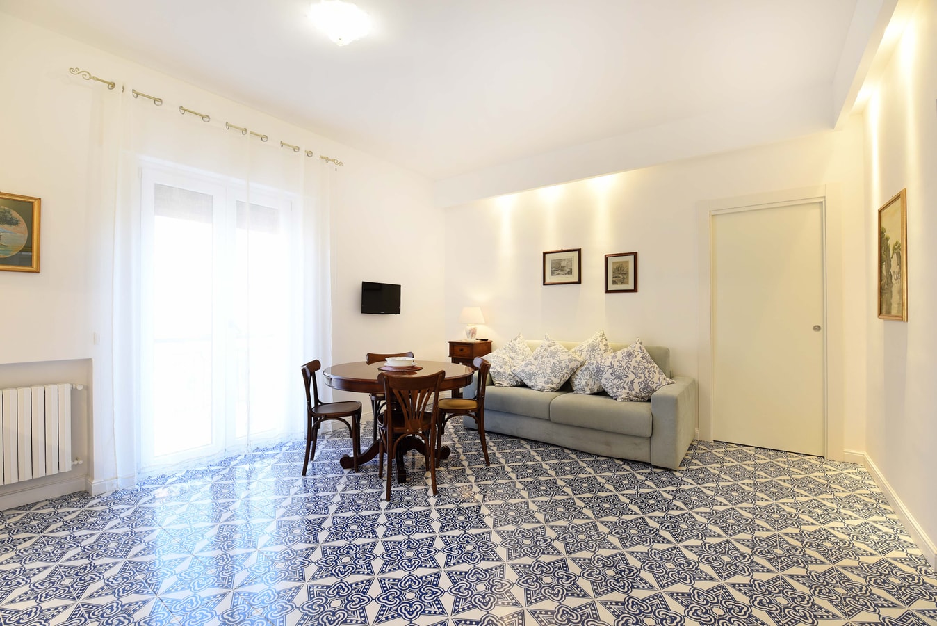 Casa Nizza, Apartment in Town Centre 22 Villas in Italy