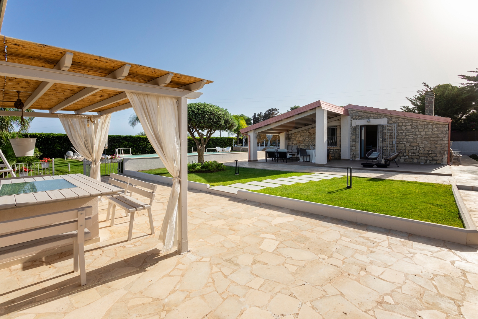 Private villa with swimming pool in Sicily 31 Villas in Italy