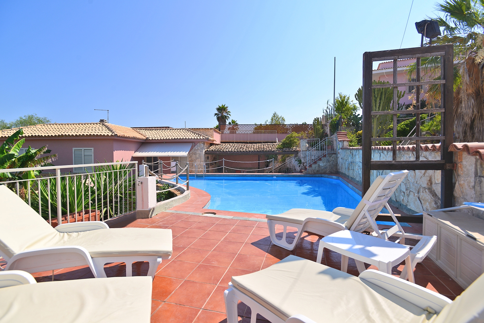 VILLA MARGO - SYRACUSE 12 Villas in Italy