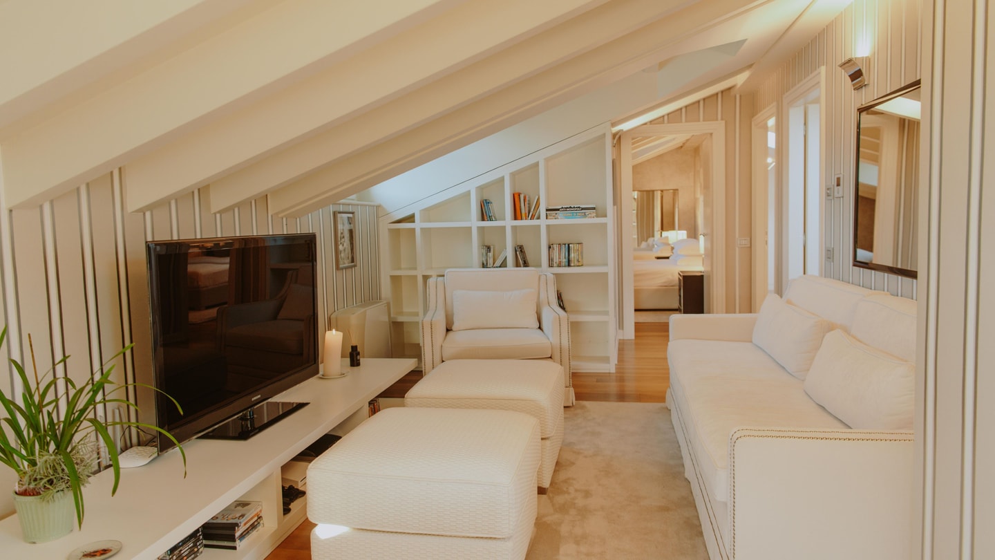 Villa Acquabella with lake views and pool 17 Villas in Italy