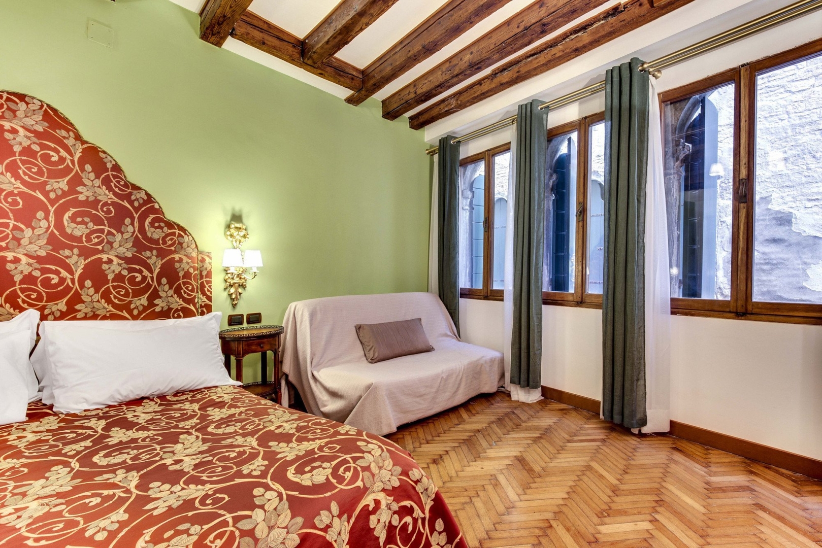 Sospiri Suite - San Marco 9 Villas in Italy
